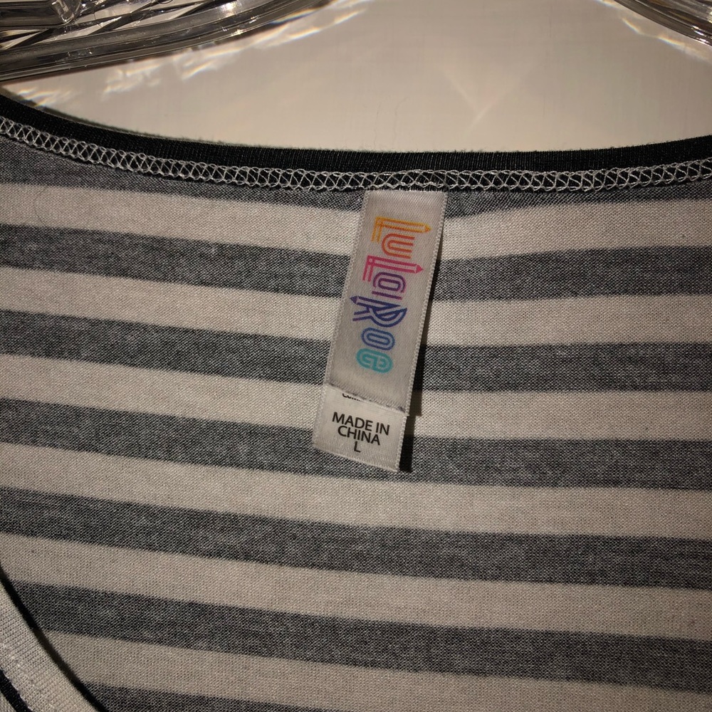 LulaRoe Lynnae Long Sleeve Shirt